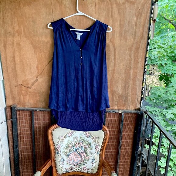 Office bundle: two sweaters, tank and button up - Picture 2 of 5